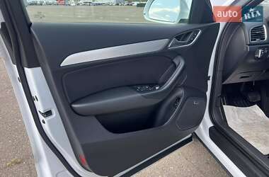 Внедорожник / Кроссовер Audi Q3 2016 в 