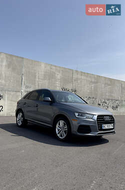 Внедорожник / Кроссовер Audi Q3 2017 в 