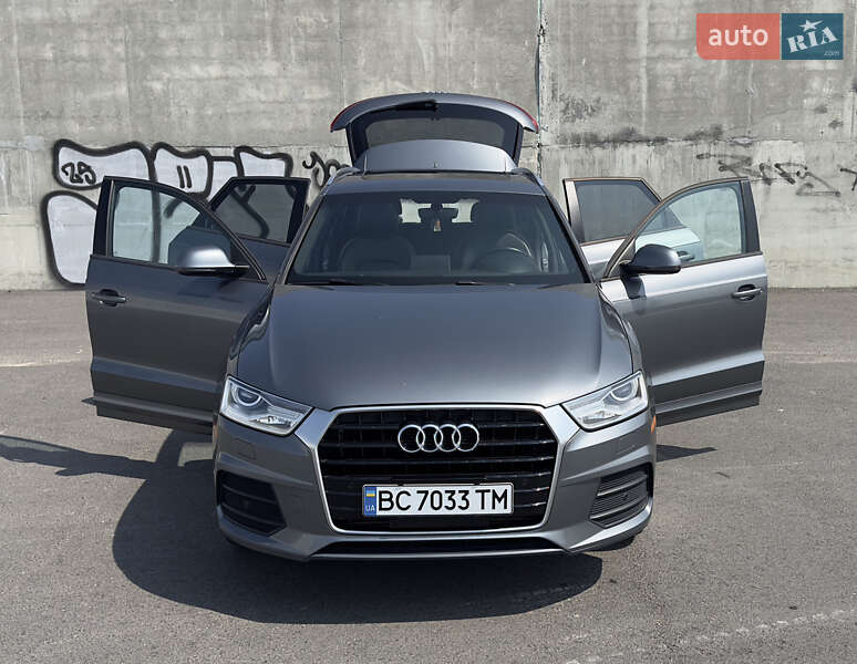 Внедорожник / Кроссовер Audi Q3 2017 в Львове