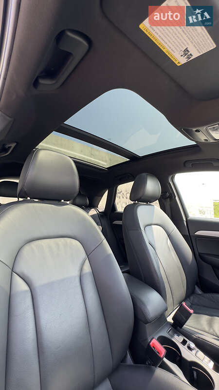 Внедорожник / Кроссовер Audi Q3 2017 в Львове