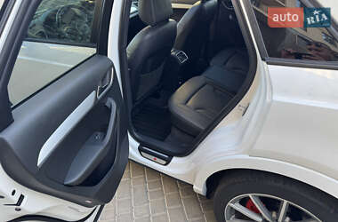 Внедорожник / Кроссовер Audi Q3 2017 в 