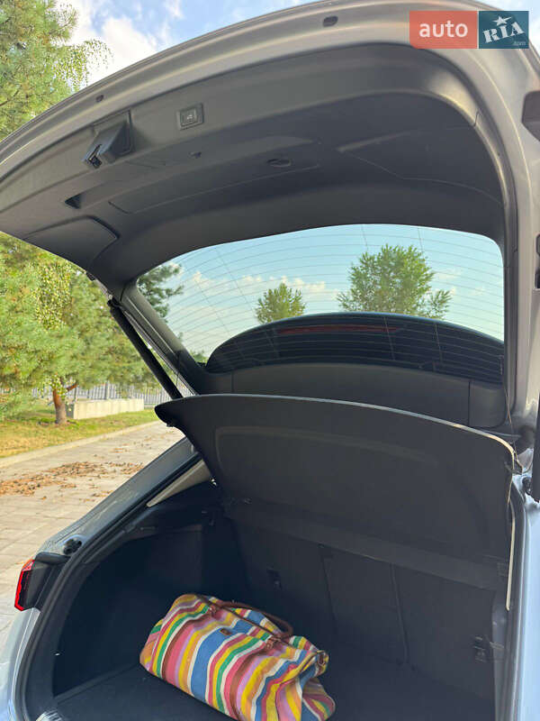 Внедорожник / Кроссовер Audi Q3 2020 в Киеве