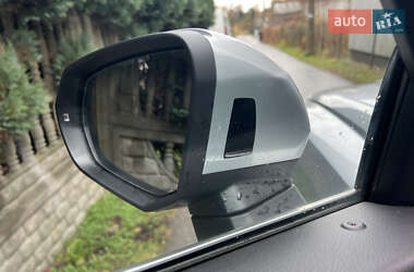 Внедорожник / Кроссовер Audi Q3 2020 в 