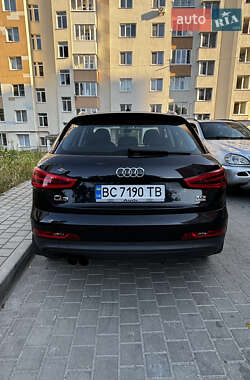 Позашляховик / Кросовер Audi Q3 2012 в 