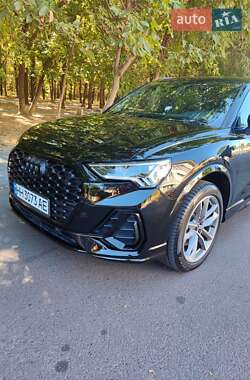 Внедорожник / Кроссовер Audi Q3 2024 в 