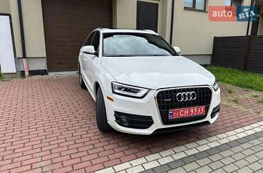 Позашляховик / Кросовер Audi Q3 2015 в 