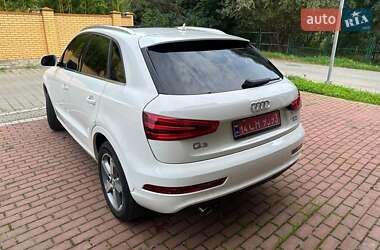 Позашляховик / Кросовер Audi Q3 2015 в 
