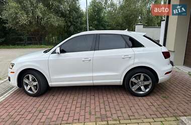 Позашляховик / Кросовер Audi Q3 2015 в 