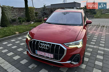 Внедорожник / Кроссовер Audi Q3 2021 в 