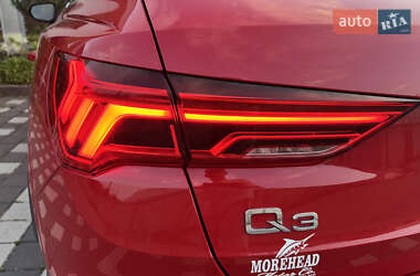 Внедорожник / Кроссовер Audi Q3 2021 в 