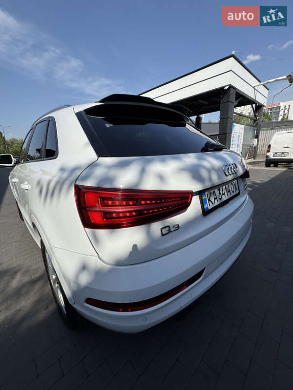 Внедорожник / Кроссовер Audi Q3 2017 в Киеве