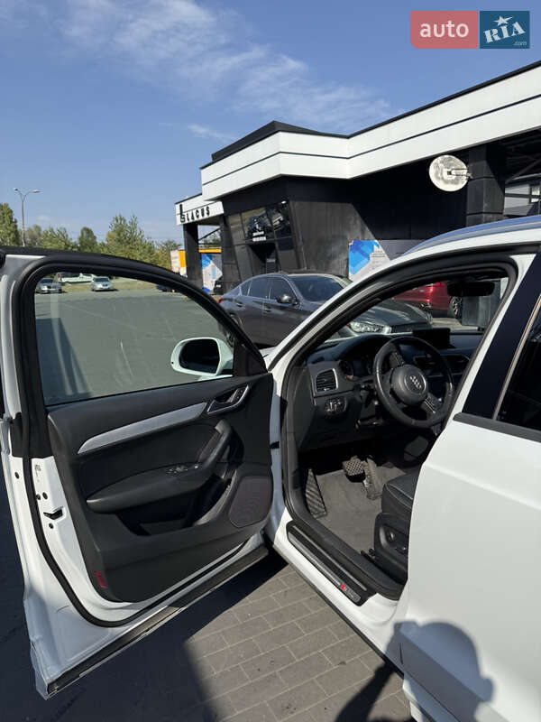 Внедорожник / Кроссовер Audi Q3 2017 в Киеве