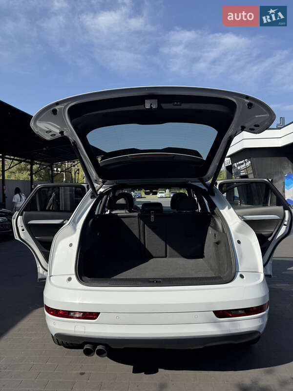 Внедорожник / Кроссовер Audi Q3 2017 в Киеве