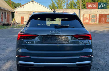 Внедорожник / Кроссовер Audi Q3 2021 в 