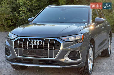 Внедорожник / Кроссовер Audi Q3 2021 в 
