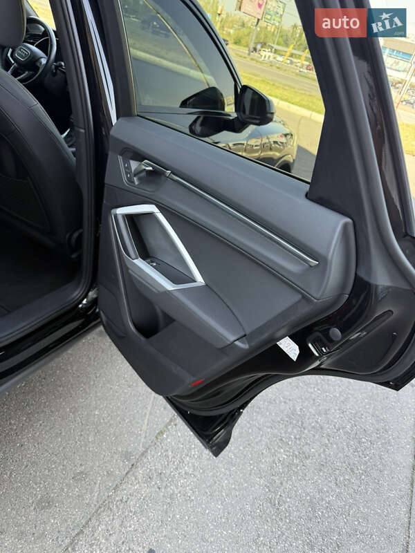 Внедорожник / Кроссовер Audi Q3 2019 в Кривом Роге