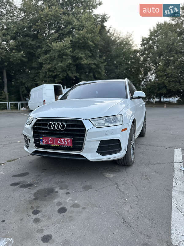 Позашляховик / Кросовер Audi Q3 2017 в Луцьку