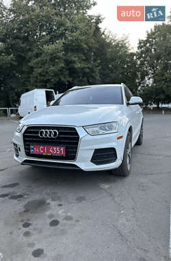 Внедорожник / Кроссовер Audi Q3 2017 в 