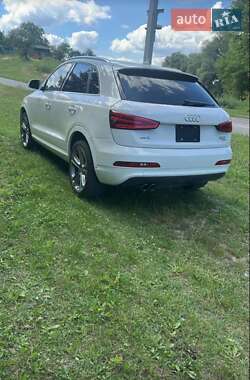 Внедорожник / Кроссовер Audi Q3 2015 в 