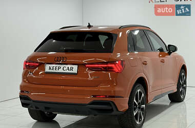 Внедорожник / Кроссовер Audi Q3 2022 в 