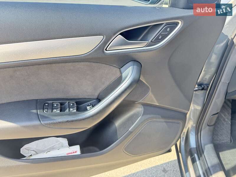 Внедорожник / Кроссовер Audi Q3 2011 в Киеве