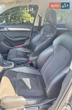 Внедорожник / Кроссовер Audi Q3 2011 в 