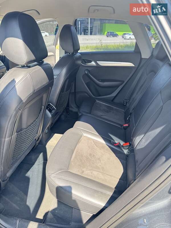 Внедорожник / Кроссовер Audi Q3 2011 в Киеве