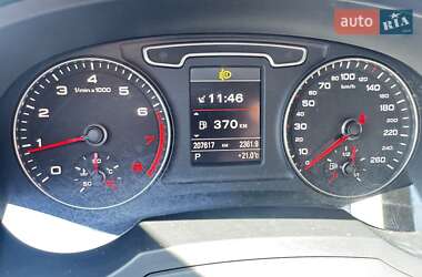 Внедорожник / Кроссовер Audi Q3 2011 в 