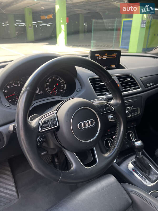 Внедорожник / Кроссовер Audi Q3 2017 в Киеве