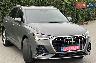 Позашляховик / Кросовер Audi Q3 2019 в 