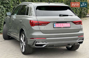 Позашляховик / Кросовер Audi Q3 2019 в 