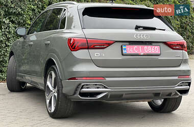 Позашляховик / Кросовер Audi Q3 2019 в 