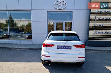 Позашляховик / Кросовер Audi Q3 2023 в 