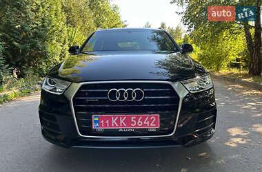 Позашляховик / Кросовер Audi Q3 2016 в 