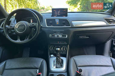 Позашляховик / Кросовер Audi Q3 2016 в 