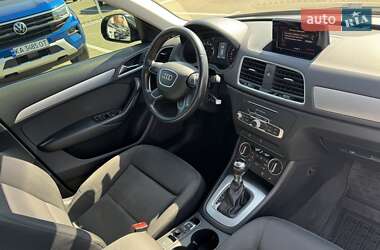 Внедорожник / Кроссовер Audi Q3 2016 в 