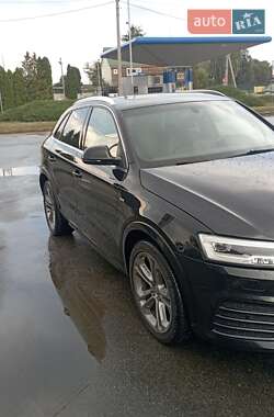 Позашляховик / Кросовер Audi Q3 2017 в 