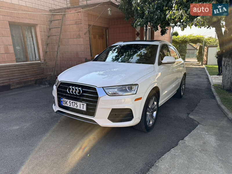 Позашляховик / Кросовер Audi Q3 2016 в Рівному
