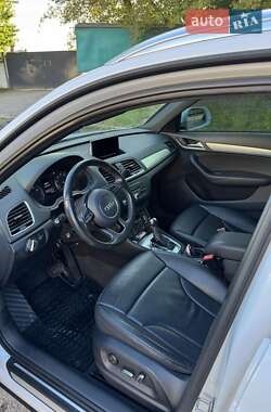 Позашляховик / Кросовер Audi Q3 2017 в 