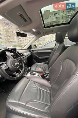Внедорожник / Кроссовер Audi Q3 2016 в 