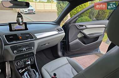 Внедорожник / Кроссовер Audi Q3 2016 в 