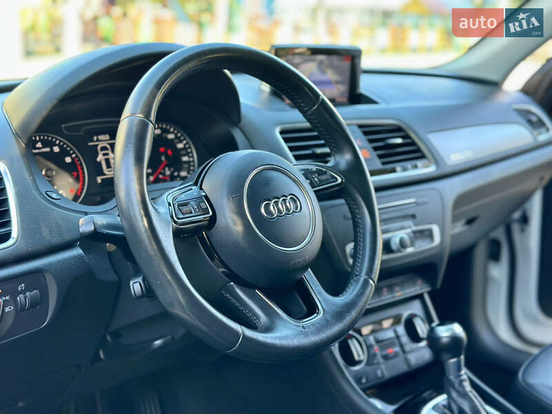 Внедорожник / Кроссовер Audi Q3 2017 в Киеве