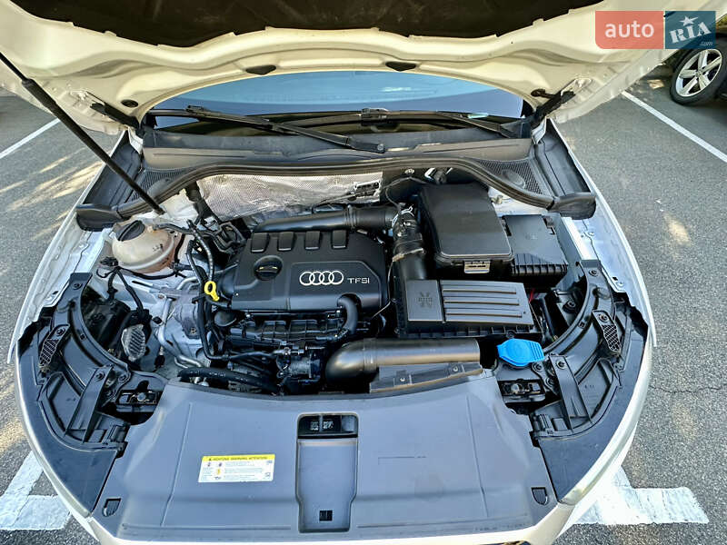 Внедорожник / Кроссовер Audi Q3 2017 в Киеве