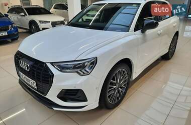 Внедорожник / Кроссовер Audi Q3 2020 в 