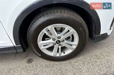 Внедорожник / Кроссовер Audi Q3 2024 в 
