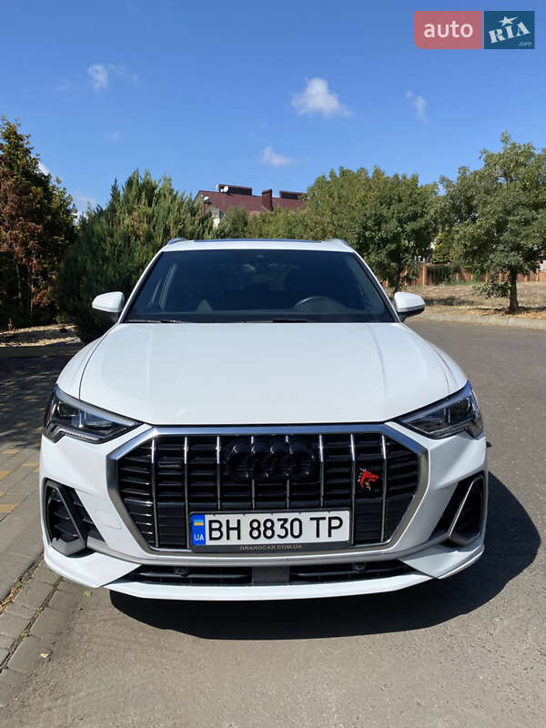 Позашляховик / Кросовер Audi Q3 2019 в Одесі