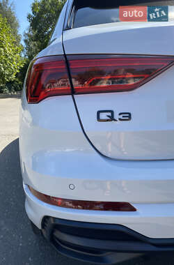 Внедорожник / Кроссовер Audi Q3 2019 в 