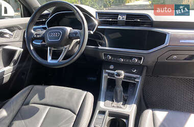 Внедорожник / Кроссовер Audi Q3 2019 в 