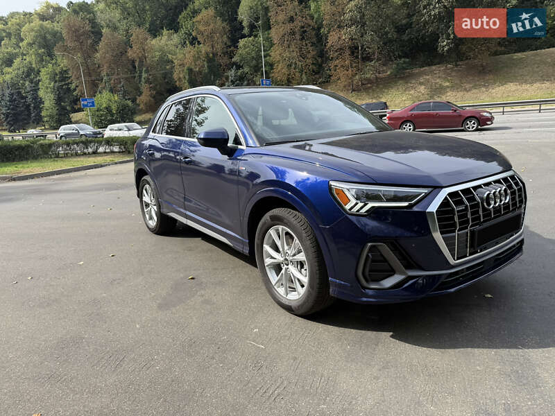 Внедорожник / Кроссовер Audi Q3 2024 в Киеве