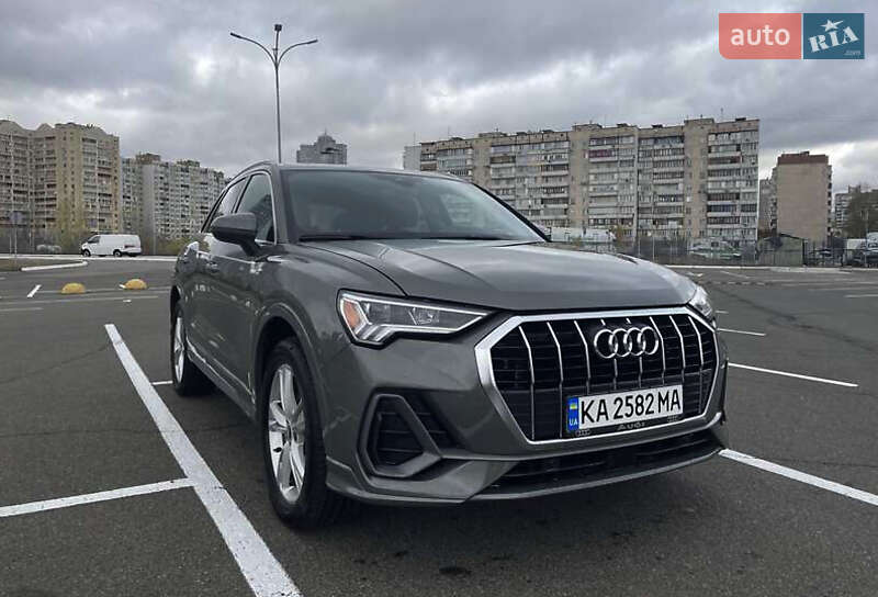 Внедорожник / Кроссовер Audi Q3 2021 в Львове
